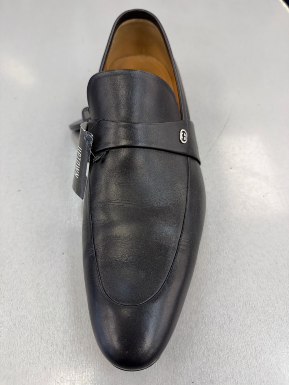 Gucci
Black Leather Slip-On Men's Loafer - Classic Dress Shoe